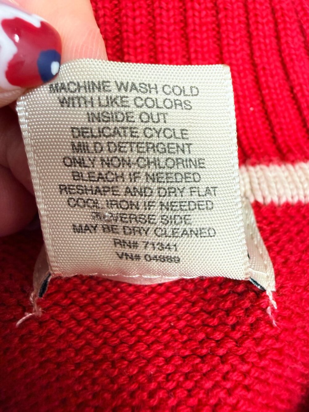 L.L. BEAN Women's EUC Cotton Knit Toggle Front Sweater Red | Size XL - Picture 7 of 7